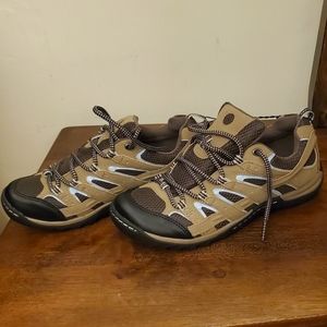 NWT- Cliffs White Mountain Sneaker Trail Boots, Size 8M, UNISEX M-6/W-8